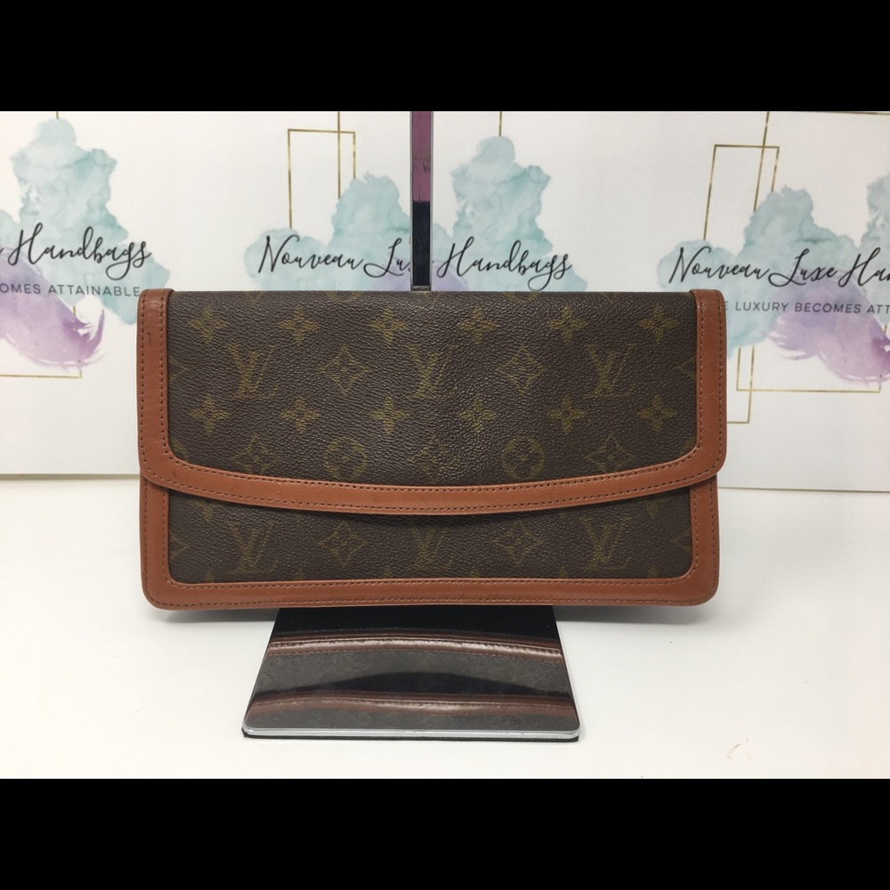 🎊SOLD🎊Authentic pochette Dane